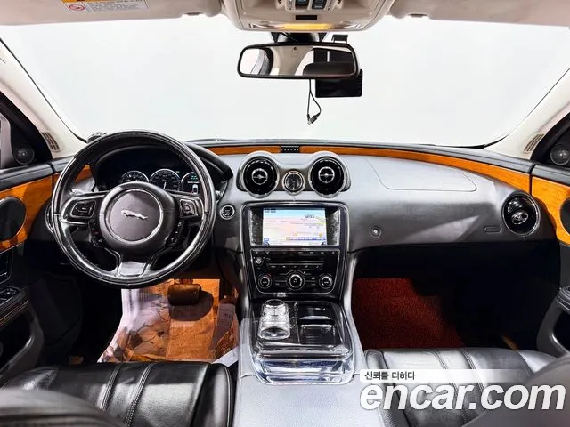 Jaguar XJ 2013 thumb 4