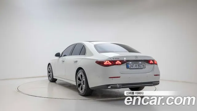 Mercedes-Benz E-Класс 2025 thumb 3