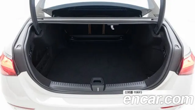 Mercedes-Benz E-Класс 2025 thumb 10