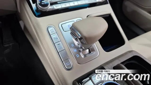 Genesis G90 2020 thumb 9