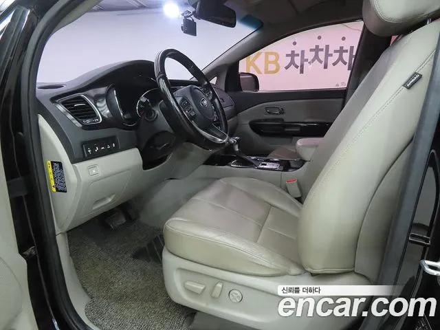Kia Carnival 2019 thumb 5