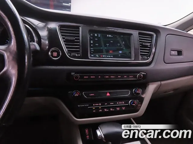 Kia Carnival 2019 thumb 10