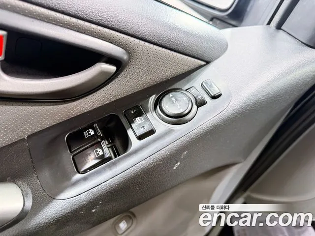 Hyundai Starex 2014 thumb 9