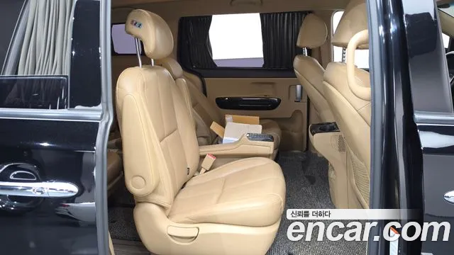 Kia Carnival 2020 thumb 11