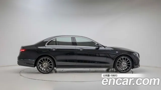 Mercedes-Benz E-Класс 2022 thumb 9