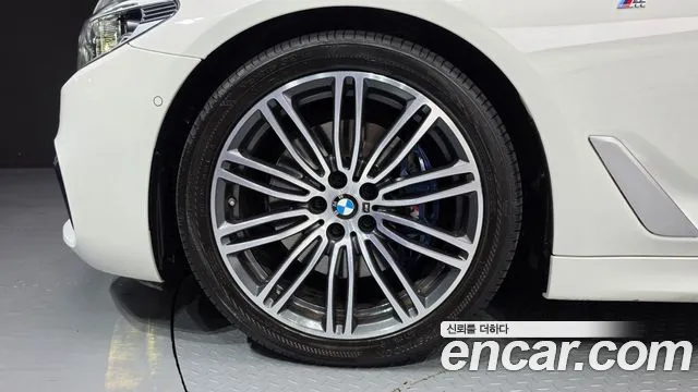 BMW 5 серии 2019 thumb 5
