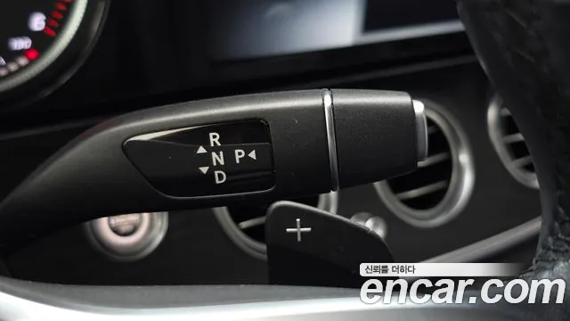 Mercedes-Benz E-Class 2019 thumb 9