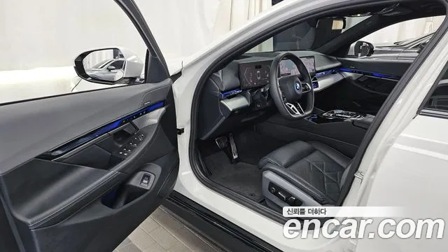 BMW 5 серии 2025 thumb 10