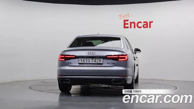 Audi A4 2019 thumb 3