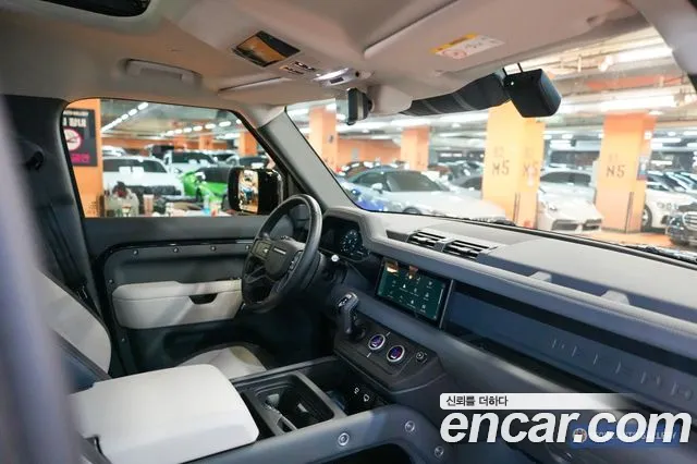 Land Rover Defender 2024 thumb 6