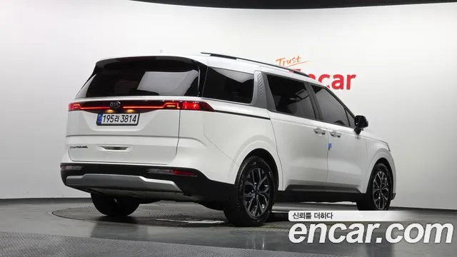 Kia Carnival 2021 thumb 2
