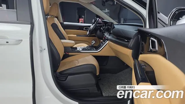 Kia Carnival 2021 thumb 11