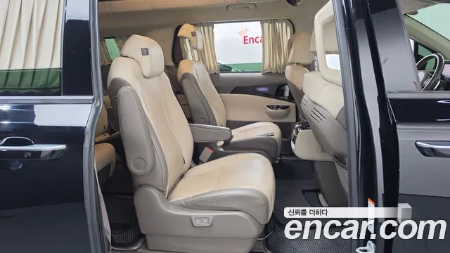 Kia Carnival 2022 thumb 11