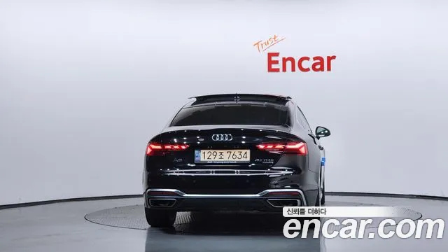 Audi A5 2021 thumb 4