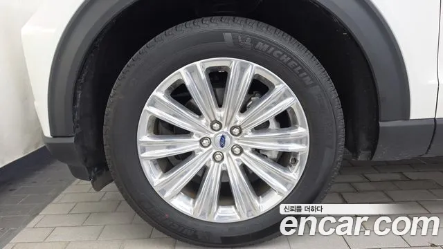 Ford Explorer 2023 thumb 5
