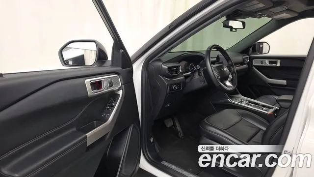 Ford Explorer 2023 thumb 10
