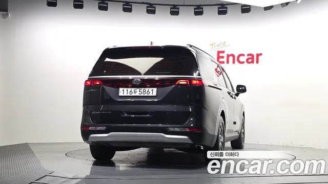 Kia Carnival 2021 thumb 4