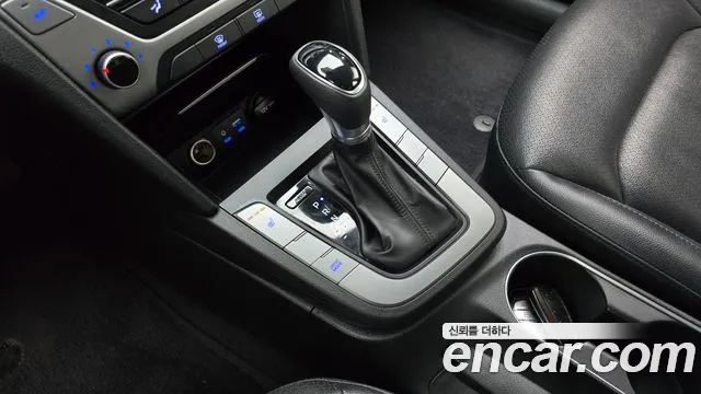 Hyundai Avante 2018 thumb 9