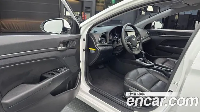 Hyundai Avante 2018 thumb 10