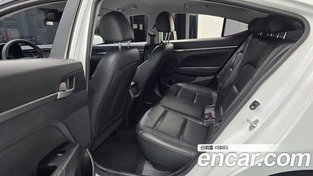 Hyundai Avante 2018 thumb 12