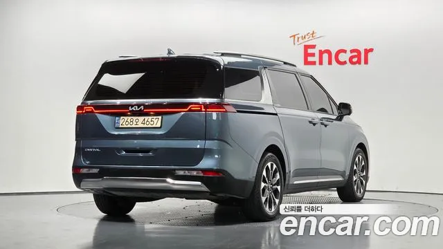 Kia Carnival 2023 thumb 2