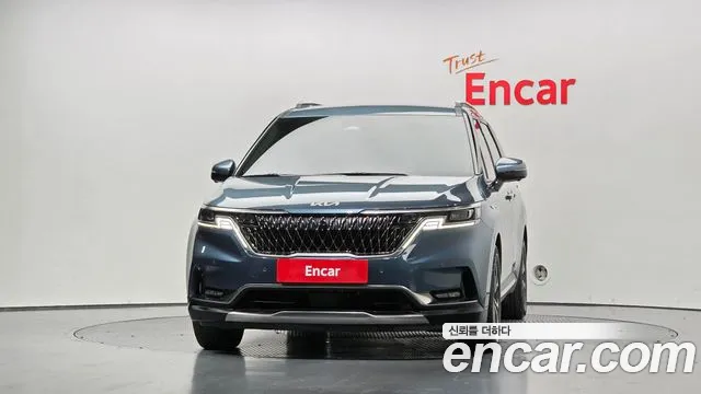 Kia Carnival 2023 thumb 3
