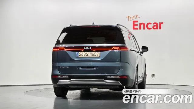 Kia Carnival 2023 thumb 4