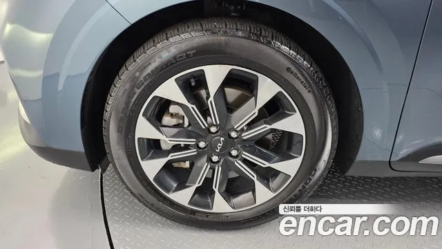 Kia Carnival 2023 thumb 5