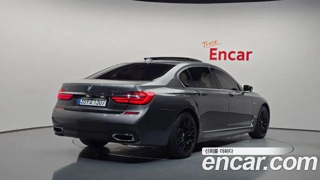 BMW 7 серии 2017 thumb 2