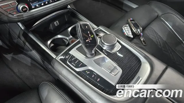 BMW 7 серии 2017 thumb 9
