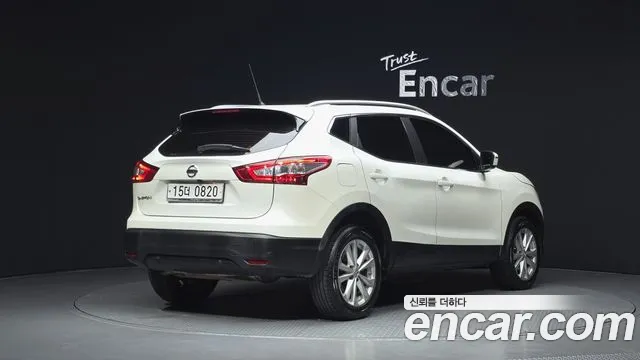 Nissan Qashqai 2015 thumb 2