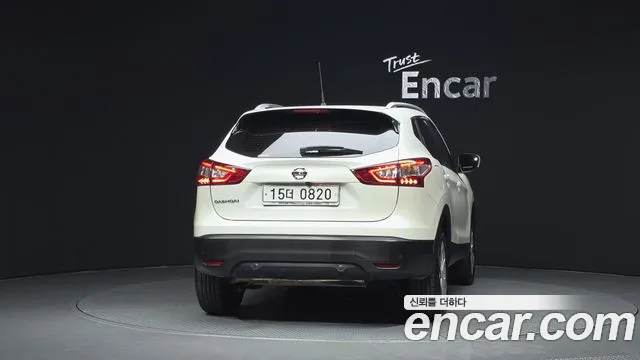 Nissan Qashqai 2015 thumb 4