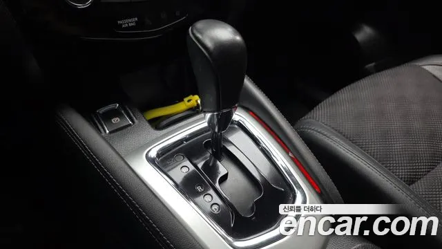 Nissan Qashqai 2015 thumb 9