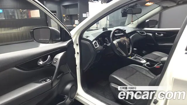 Nissan Qashqai 2015 thumb 10