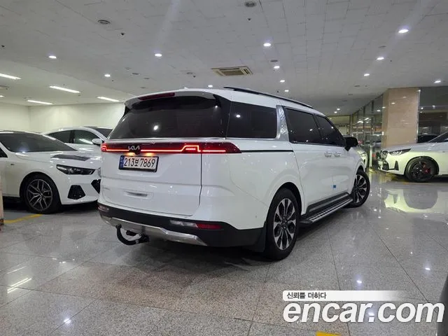 Kia Carnival 2022 thumb 3