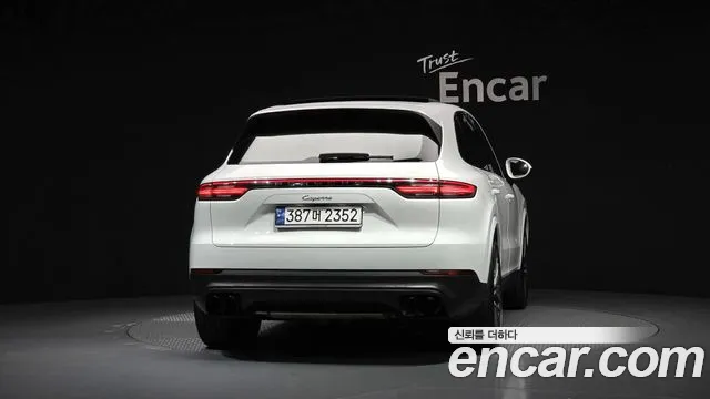 Porsche Cayenne 2023 thumb 4