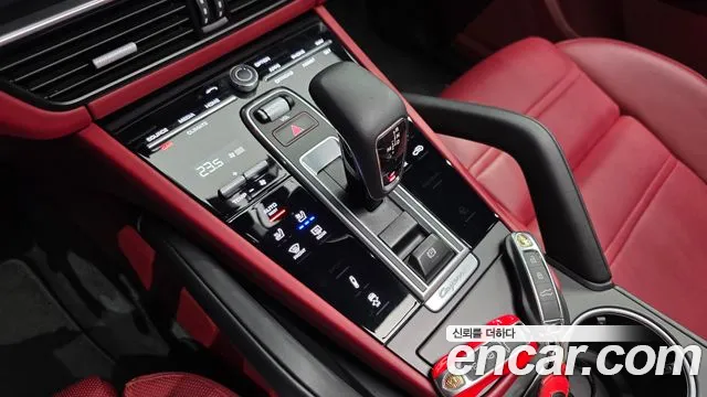 Porsche Cayenne 2023 thumb 9