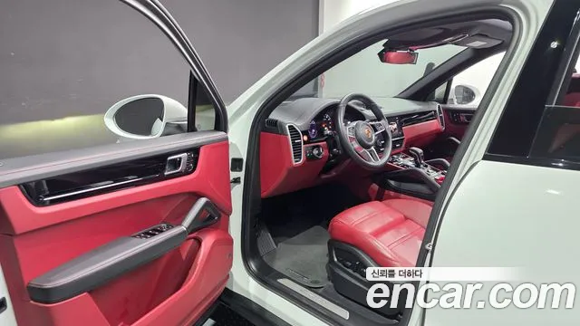 Porsche Cayenne 2023 thumb 10