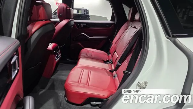 Porsche Cayenne 2023 thumb 11