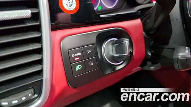 Porsche Cayenne 2023 thumb 12