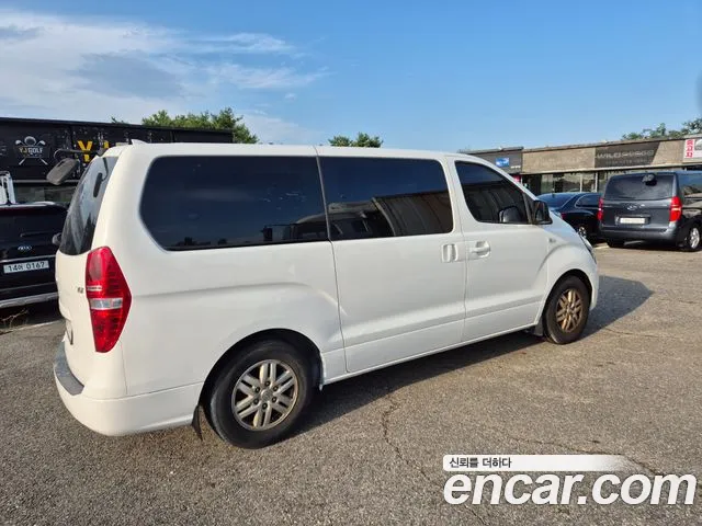Hyundai Starex 2017 thumb 2