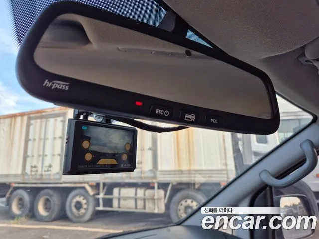 Hyundai Starex 2017 thumb 10