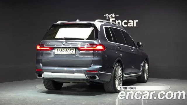 BMW X7 2020 thumb 2