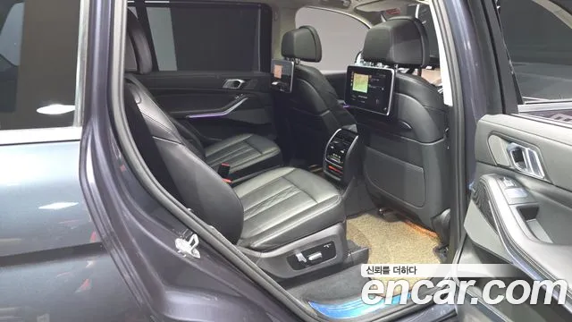 BMW X7 2020 thumb 12