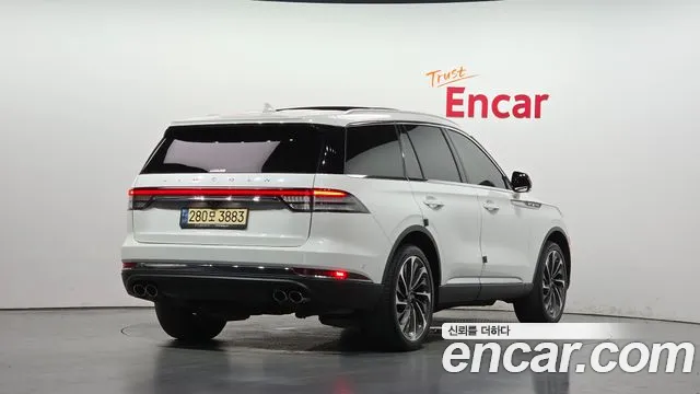 Lincoln Aviator 2022 thumb 2