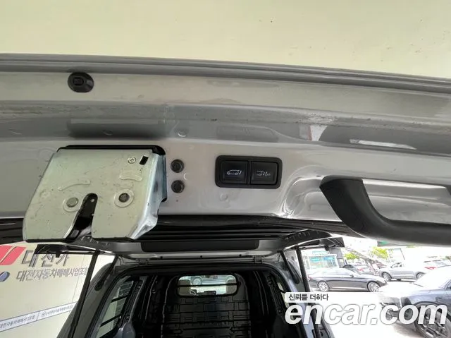 Hyundai Staria 2022 thumb 8