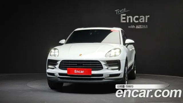 Porsche Macan 2021 thumb 2