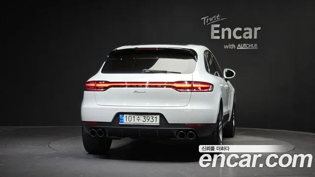 Porsche Macan 2021 thumb 3