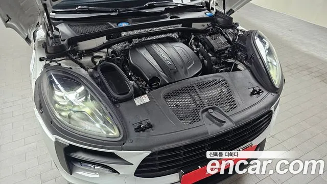 Porsche Macan 2021 thumb 5