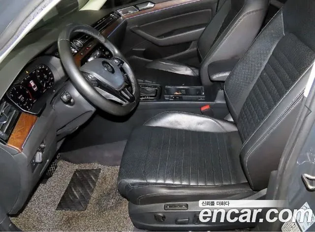 Volkswagen Passat GT 2018 thumb 6